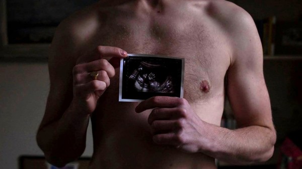 
 Фредди Макконелл: «Для меня беременность была тяжелой»
 