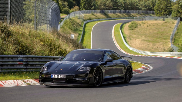 Обновлённый Porsche Taycan готовится к премьере, он уже обновил рекорд Нюрбургринга
