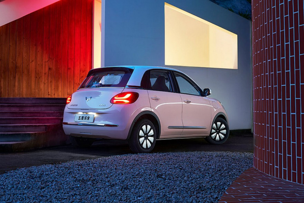 GM и SAIC показали дешёвую альтернативу Volkswagen ID.3