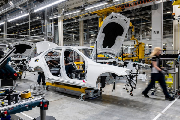 Бывший завод Mercedes-Benz в РФ планирует собрать 30 тысяч автомобилей в 2024 году
