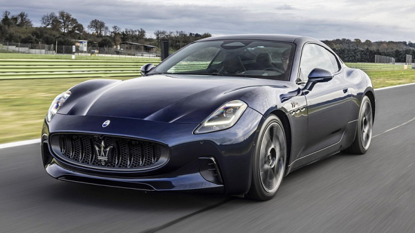 Maserati решила отложить разработку «зелёного» седана Quattroporte