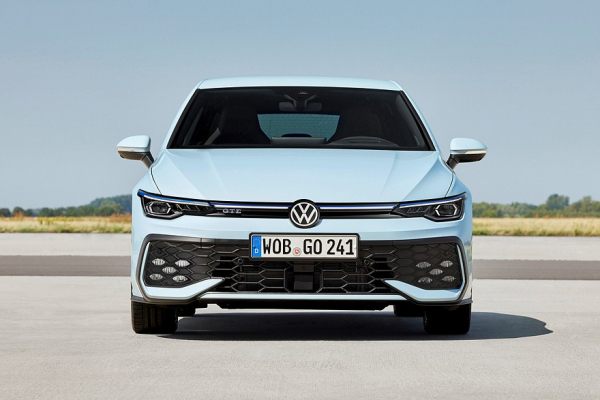 Volkswagen Golf обновился к юбилею: пересмотренная техника и ChatGPT
