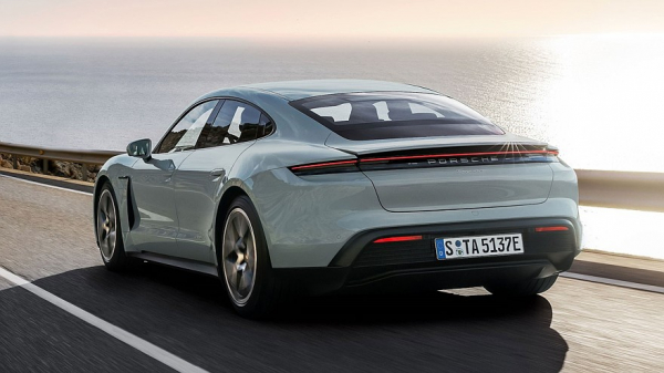 Обновлённый Porsche Taycan: больше мощности, больше запас хода, выше цены