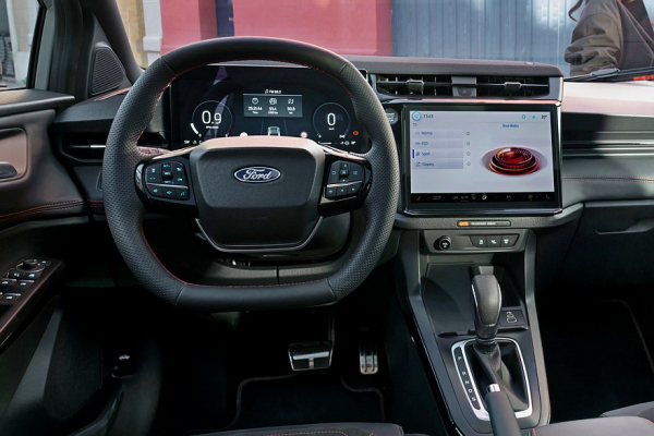 Обновлённый кроссовер Ford Puma: плюс большие экраны, минус самая мощная версия