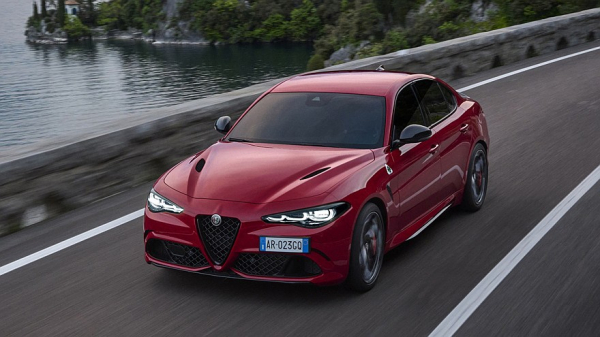 Alfa Romeo определилась со сроками запуска полностью «зелёных» Stelvio и Giulia