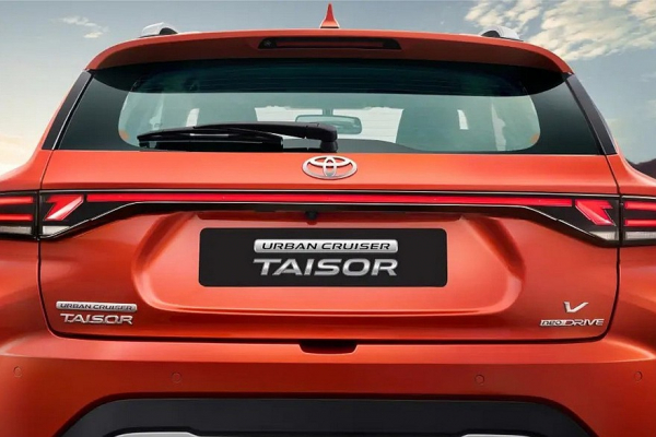 Toyota снова позаимствовала модель у Suzuki: представлен кроссовер Urban Cruiser Taisor