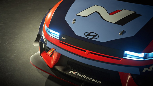 Hyundai показал гоночную версию своего спортивного электрокара Ioniq 5 N