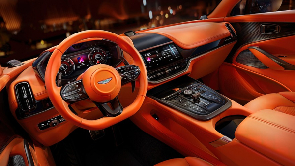 Aston Martin обновил кроссовер DBX707: другой салон и только топовая версия