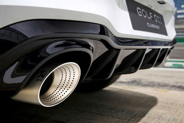 Обновлённый VW Golf GTI Clubsport: премьера на Нюрбургринге без рекорда