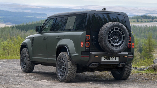 Land Rover Defender Octa: 635-сильный битурбомотор и 4,0 секунды до «сотни»