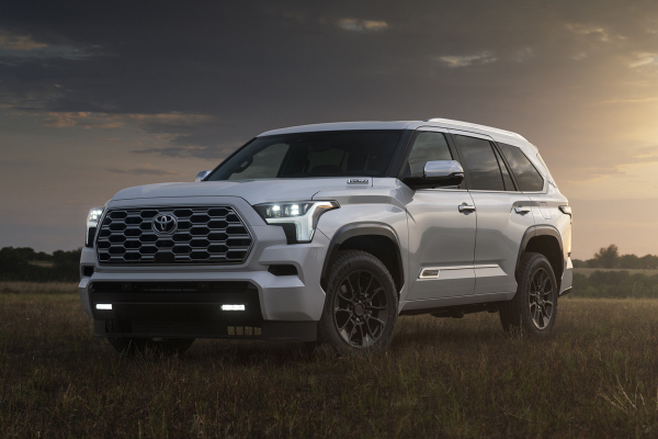 Toyota Tundra и Sequoia получили обновки к 2025 модельному году