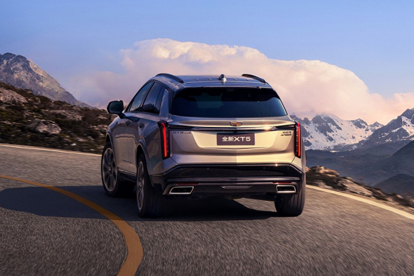 Новый Cadillac XT5 предложен сразу со скидками