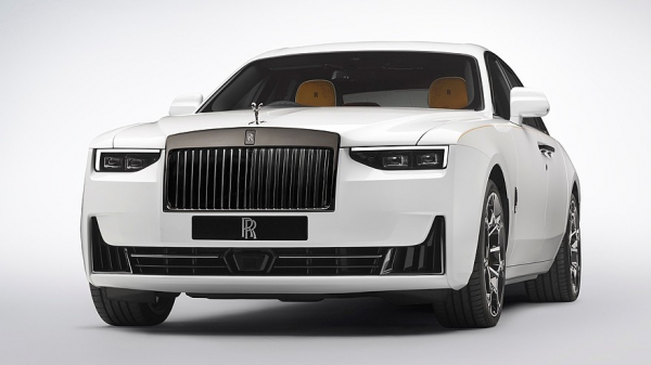 Обновлённый Rolls-Royce Ghost: хитрый прищур и ещё больше вариантов кастомизации