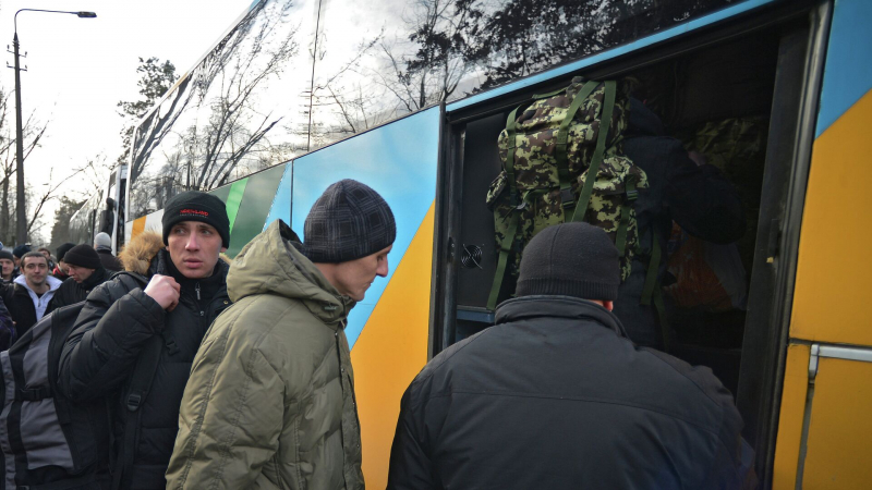 На Украине сотрудники военкоматов начали ходить по гостиницам