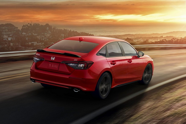 Седан Honda Civic Si сохранил механику после рестайлинга и «не позеленел»