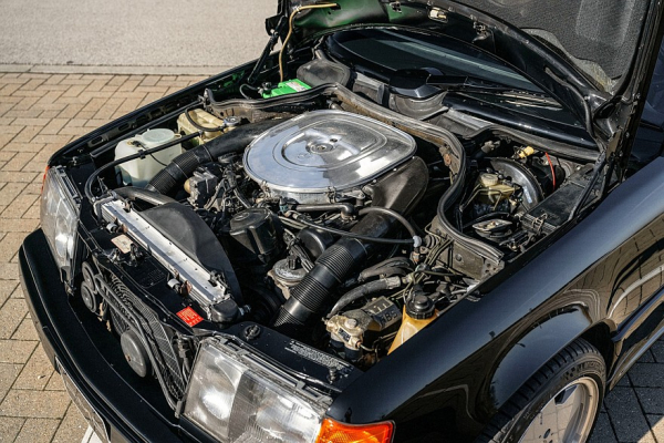 Уникальный Mercedes-Benz 300 TE 6.0 AMG по прозвищу «киянка» продадут на аукционе