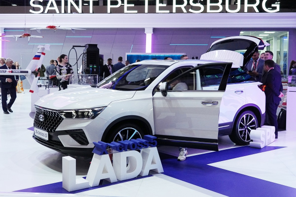 АВТОВАЗ провёл публичный показ кроссовера Lada X-Cross 5 
