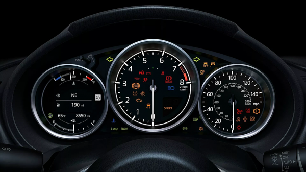 Mazda MX-5 Miata получила новую оптику, мультимедиа и подорожала в США