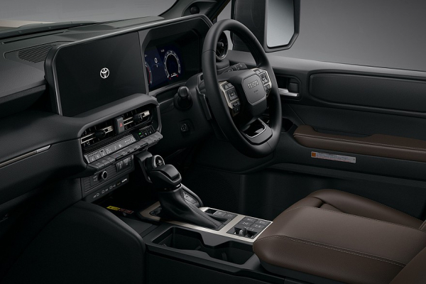 Новый Toyota Land Cruiser Prado получил версию с дизайном в стиле прошлого поколения