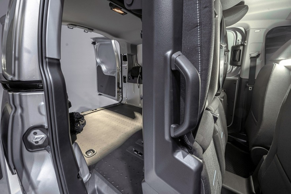Новый Ford Transit Connect: подвижная стенка в салоне, полный привод и версия PHEV